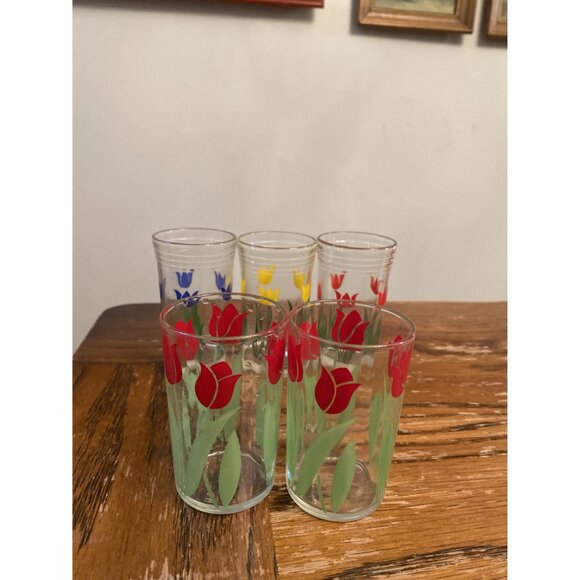 Vintage 1950's Swanky Swig Glasses Set Of 5 Tulip Pattern Red Blue Yellow Floral - Picture 2 of 6